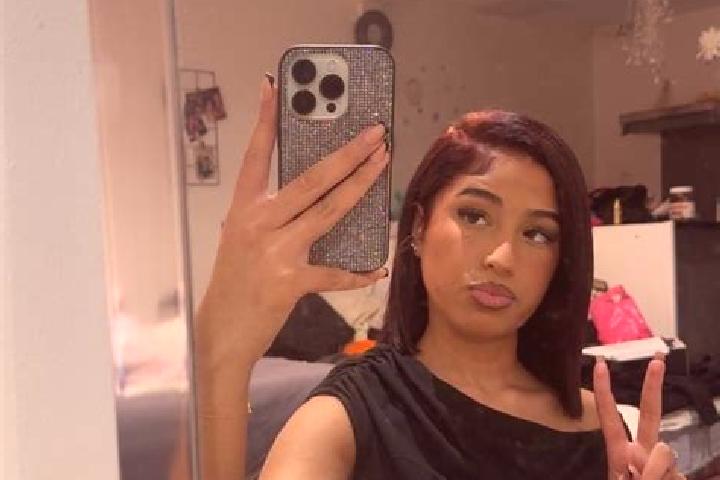 Layla, 24, a brunette grey-eyed middle eastern companion based in Marburg an der Lahn. Offering Party Girl, Erotic Massage, CIM, Prostate Massage. Available ...