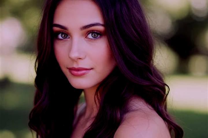 Layla, 24, a brunette hazel-eyed mixed companion based in Moskovskiy. Offering Erotic Massage, Overnight, Dinner Date, Party Girl, Deep French Kissing. Avail...