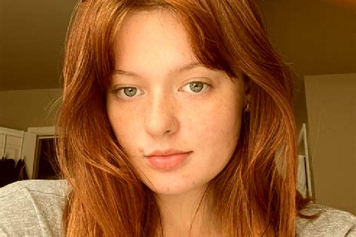 Layla, 24, a red dark-eyed mediterranean companion based in Chanzeaux. Offering Overnight, GFE. Available for incall and outcall, day and evening dates.