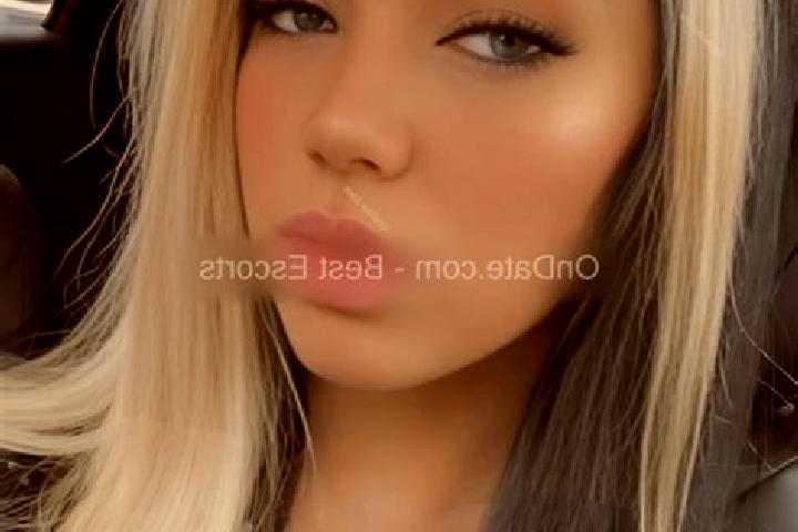 Layla, 24 — Escort in Beaverton, United States