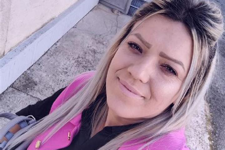 Layla, 24 — Escort in Blandesti, Romania