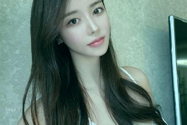 Layla, 24 — Escort in Hali, China