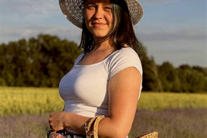 Layla, 24 — Escort in Khmilnyk, Ukraine