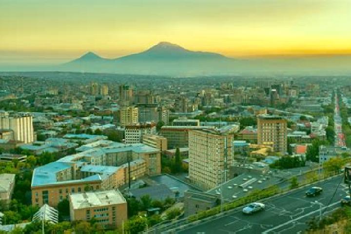 Layla, 24 — Escort in Mrgashen, Armenia
