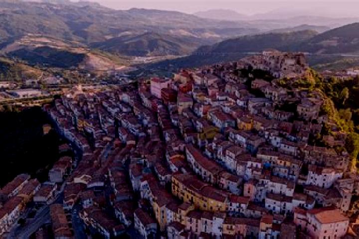 Layla, 24 — Escort in Nuova Conza della Campania, Italy