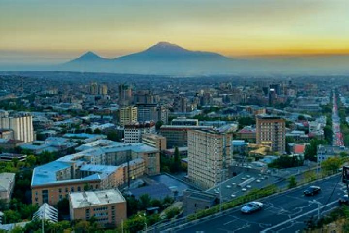 Layla, 24 — Escort in Pshatavan, Armenia