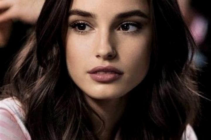 Layla, 25, a brunette brown-eyed middle eastern companion based in Castel Condino. Offering Prostate Massage, Couples, Duos, CIM, Erotic Massage. Available f...