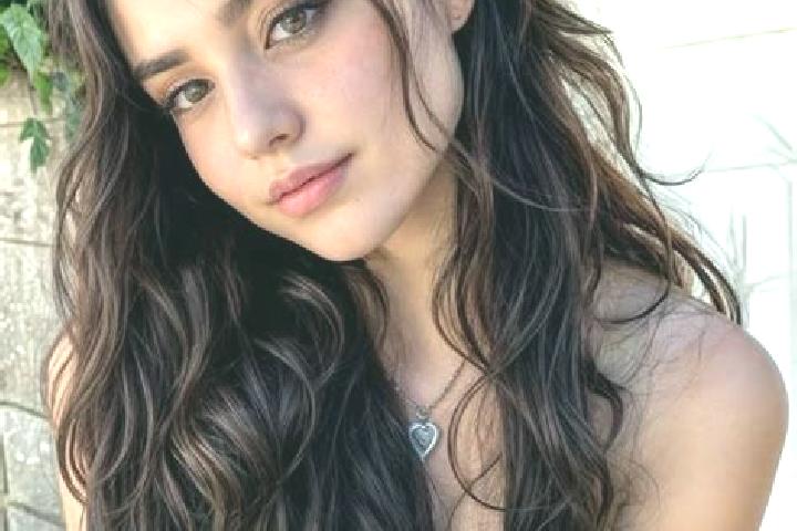 Layla, 25, a brunette hazel-eyed middle eastern companion based in Wernigerode. Offering Travel Companion, CIM, Erotic Massage, Domination. Available for inc...