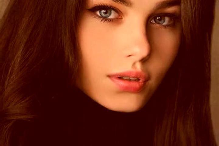 Layla, 25, a red dark-eyed caucasian companion based in Corsione. Offering OWO, Duos, Overnight. Available for incall and outcall, day and evening dates.