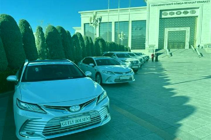 Layla, 25 — Escort in Berkarar, Turkmenistan