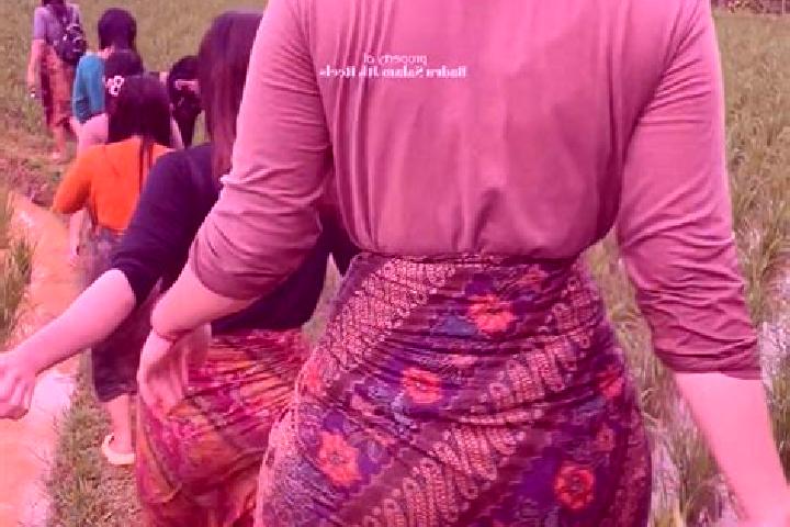 Layla, 25 — Escort in Cigangsa, Indonesia