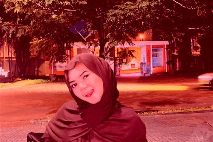 Layla, 25 — Escort in Cikijing, Indonesia