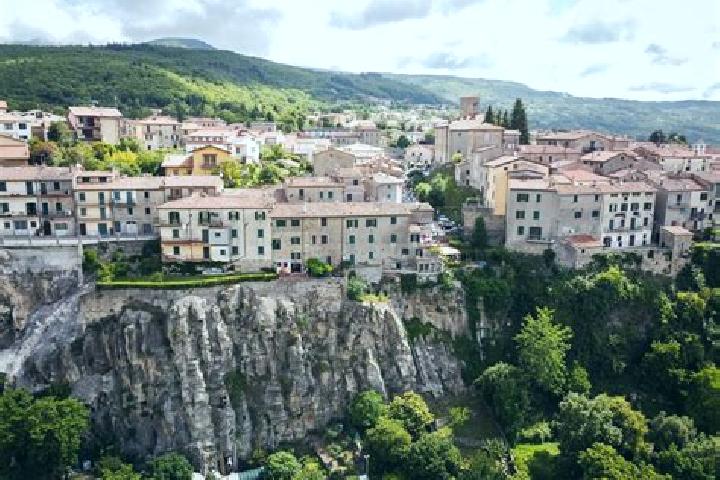 Layla, 25 — Escort in La Fiora, Italy