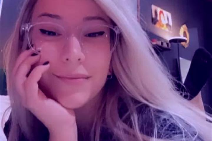 Layla, 26, a blonde green-eyed slavic companion based in Naklo nad Notecia. Offering Travel Companion, OWO, Dinner Date, 69. Available for incall and outcall...