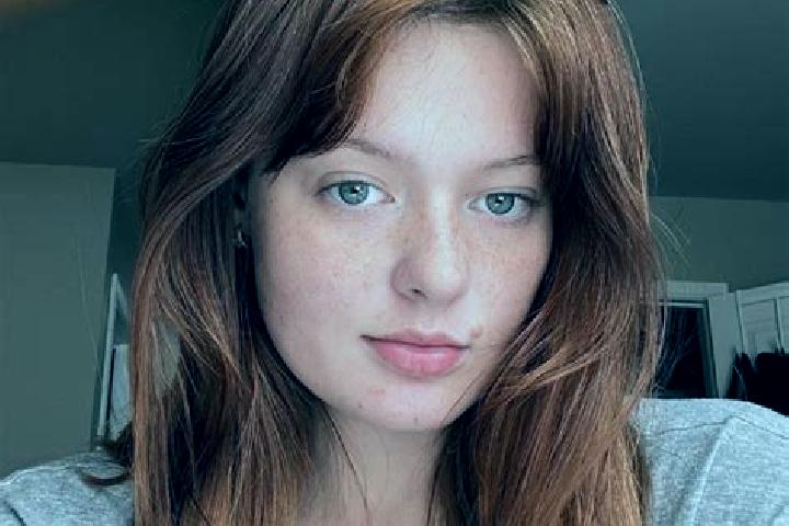 Layla, 26, a chestnut grey-eyed asian companion based in Doernbach. Offering CIM, Deep French Kissing. Available for incall and outcall, day and evening dates.