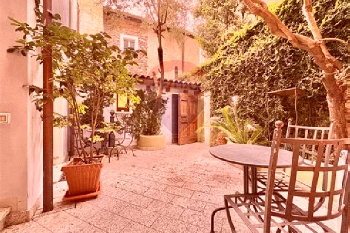 Layla, 26 — Escort in Cannero Riviera, Italy