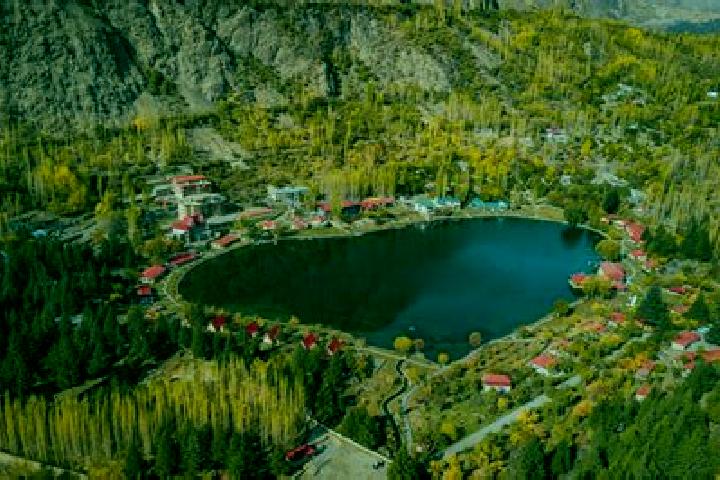 Layla, 26 — Escort in Chak Azam Sahu, Pakistan