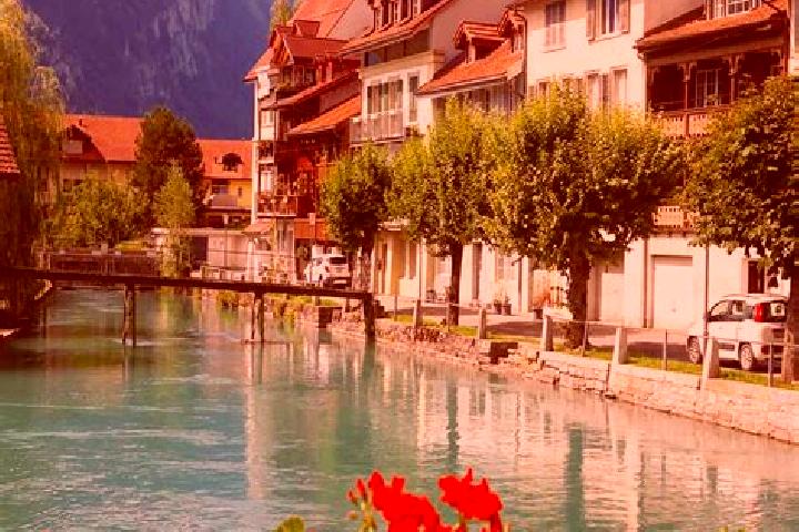 Layla, 26 — Escort in Colla, Switzerland