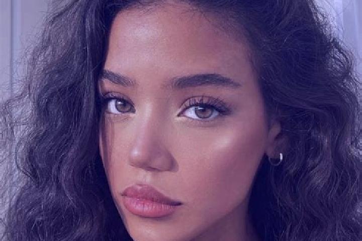 Layla, 27, a black brown-eyed asian companion based in Dziewin. Offering Overnight, Travel Companion, BDSM. Available for incall and outcall, day and evening...