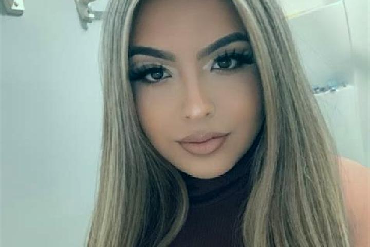 Layla, 27, a blonde brown-eyed latina companion based in La Morra. Offering Dinner Date, Tantra, Party Girl. Available for incall and outcall, overnight book...
