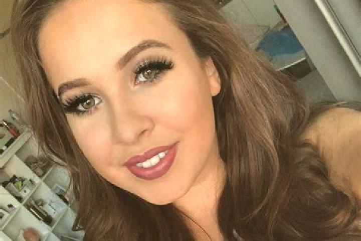 Layla, 27, a brunette amber-eyed european companion based in Nenagh Bridge. Offering Travel Companion, Dinner Date, Party Girl, Couples. Available for incall...
