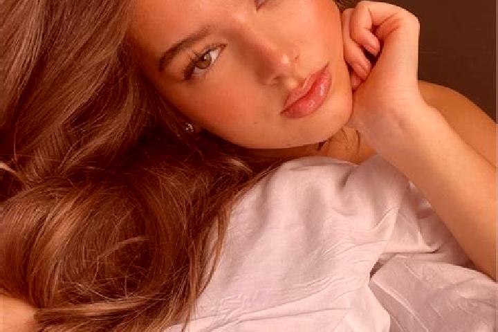 Layla, 27, a brunette hazel-eyed slavic companion based in Idalolong. Offering Travel Companion, BDSM, Striptease, Massage. Available for incall and outcall,...