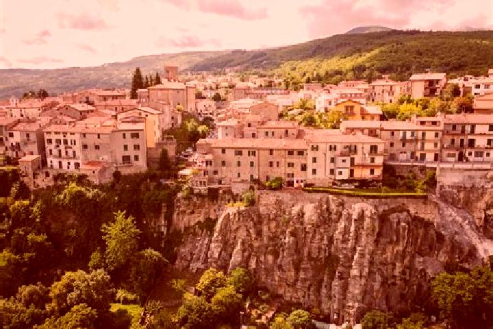 Layla, 27 — Escort in Castelletto, Italy