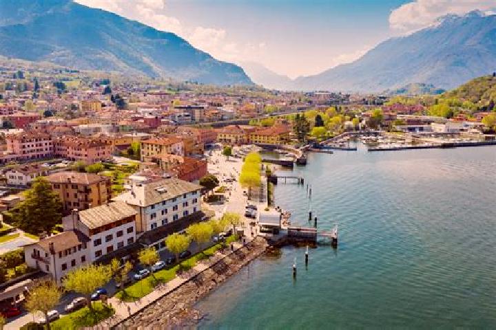 Layla, 27 — Escort in Colico Piano, Italy
