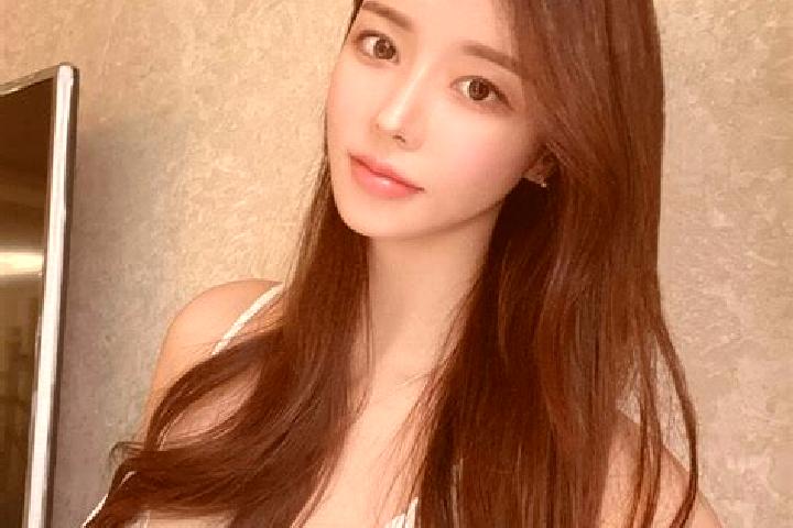 Layla, 27 — Escort in Guchang, China