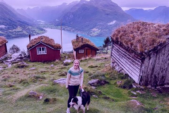 Layla, 27 — Escort in Loding, Norway