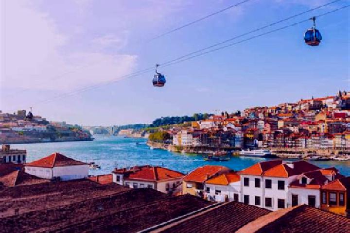 Layla, 27 — Escort in Salir do Porto, Portugal