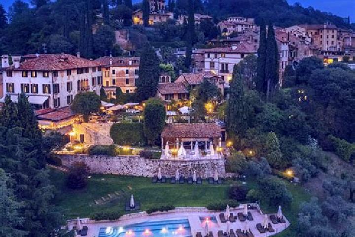 Layla, 27 — Escort in Vigo di Fassa, Italy