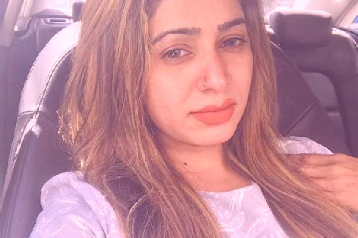 Layla, 27 — Escort in Wanduruppa, Sri Lanka