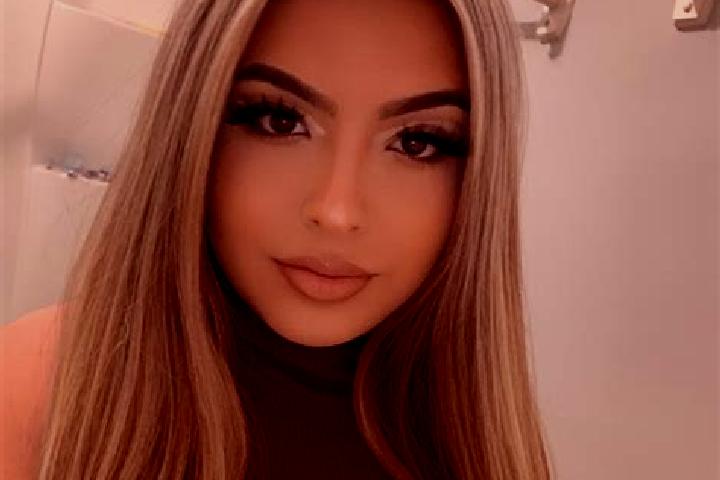 Layla, 28, a blonde grey-eyed latina companion based in Bocicoel. Offering Tantra, GFE, Travel Companion, 69. Available for incall and outcall, day and eveni...