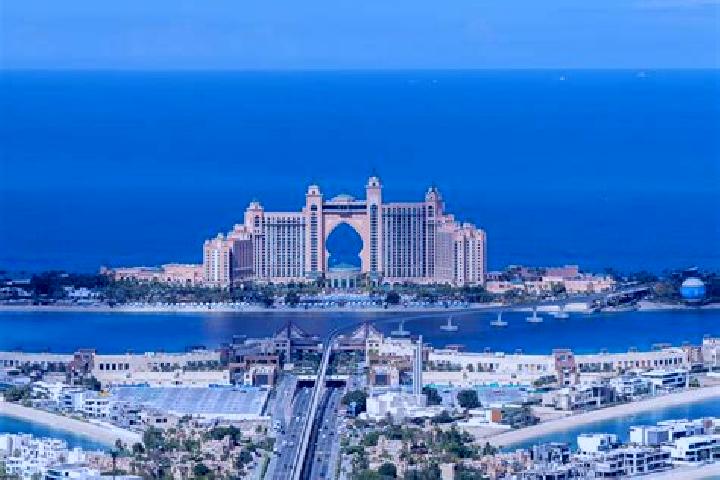 Layla, 28 — Escort in The Palm Jumeirah, United Arab Emirates