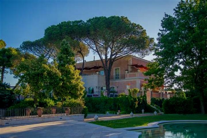 Layla, 28 — Escort in Villa San Martino, Italy