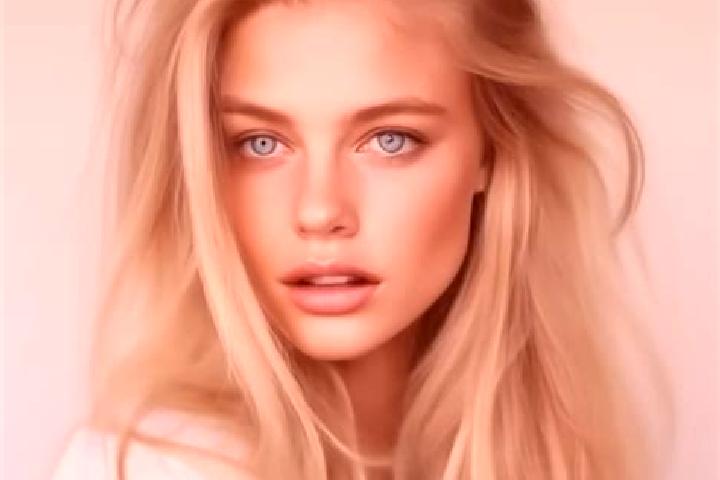 Layla, 29, a blonde amber-eyed slavic companion based in Lalin. Offering Roleplay, Erotic Massage. Available for incall and outcall, day and evening dates.