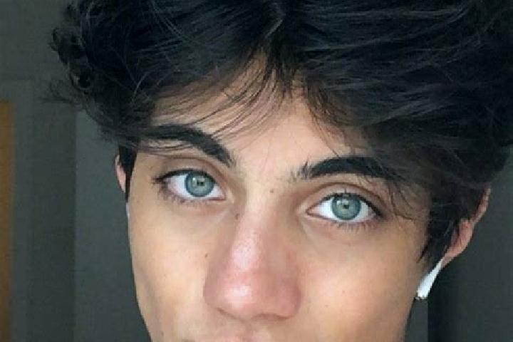 Layla, 29, a chestnut dark-eyed caucasian companion based in Bois-Guillaume. Offering OWO, Prostate Massage. Available for incall and outcall, overnight book...