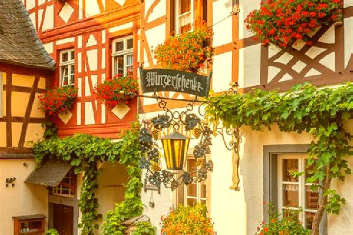 Layla, 29 — Escort in Oberschonegg, Germany