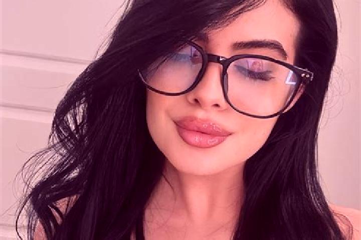 Layla, 29 — Escort in Santa Susana, United States