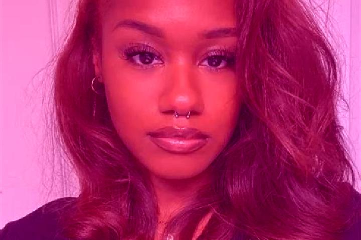 Layla, 30, a auburn dark-eyed ebony companion based in Frauenwald. Offering Party Girl, 69, Massage. Available for incall and outcall, day and evening dates.