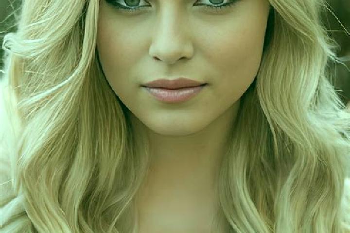 Layla, 30, a blonde grey-eyed indian companion based in Azuga. Offering GFE, Deep French Kissing, A-Level, CIM. Available for incall and outcall, overnight b...