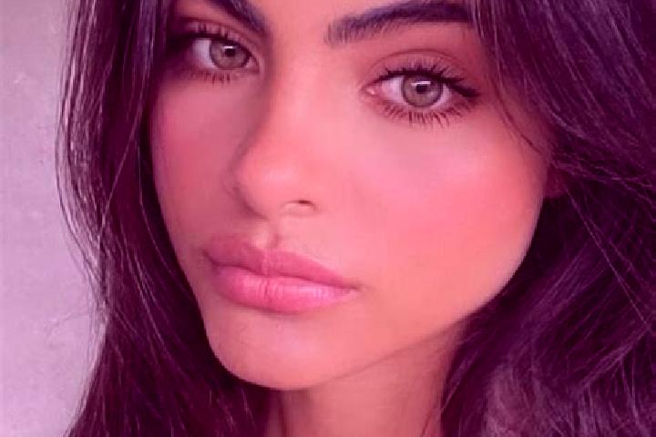 Layla, 30, a brunette green-eyed mixed companion based in Jaraicejo. Offering Overnight, CIM, Deep French Kissing, Roleplay. Available for incall and outcall...