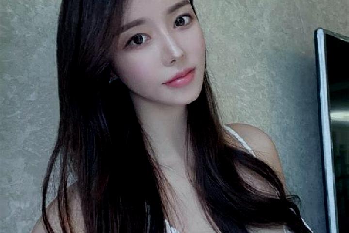 Layla, 30 — Escort in Fangxiang, China