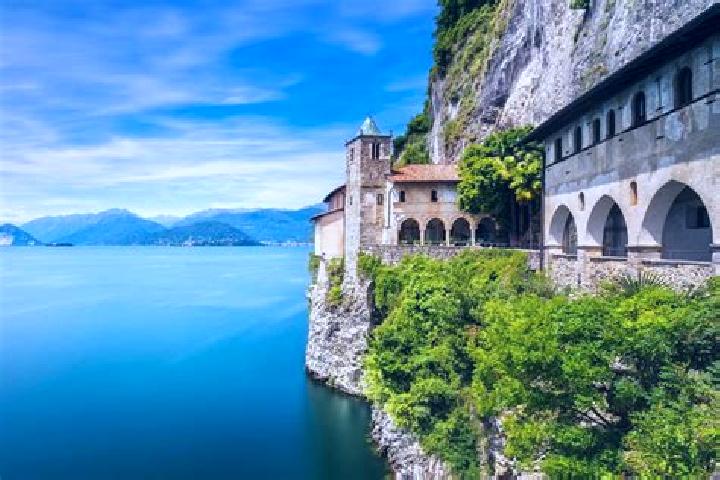 Layla, 30 — Escort in Madonna del Sasso, Italy