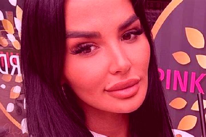Layla, 30 — Escort in Tisice, Czech Republic