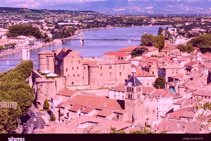 Layla, 30 — Escort in Tournon-sur-Rhone, France
