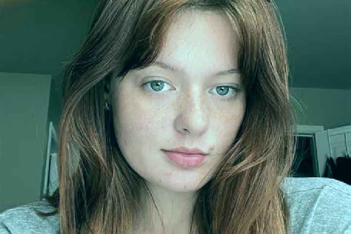 Layla, 31, a auburn grey-eyed caucasian companion based in Coolidge. Offering A-Level, Couples, Dinner Date. Available for incall and outcall, day and evenin...
