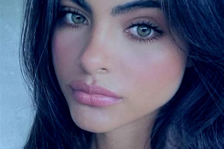 Layla, 31, a black hazel-eyed caucasian companion based in Aze. Offering OWO, Party Girl, Erotic Massage. Available for incall and outcall, day and evening d...