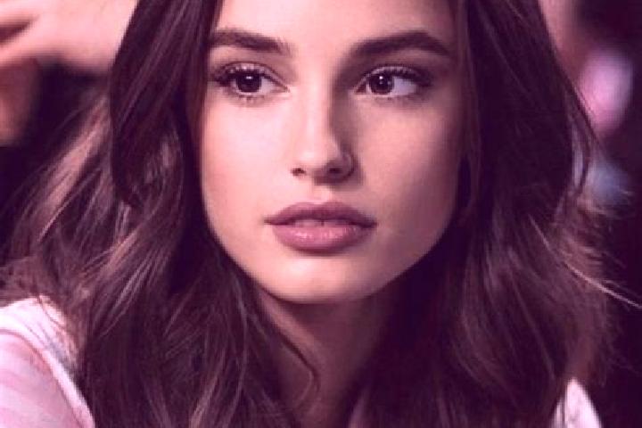Layla, 31, a brunette brown-eyed middle eastern companion based in Villarejo-Periesteban. Offering BDSM, Erotic Massage, Fetish. Available for incall and out...